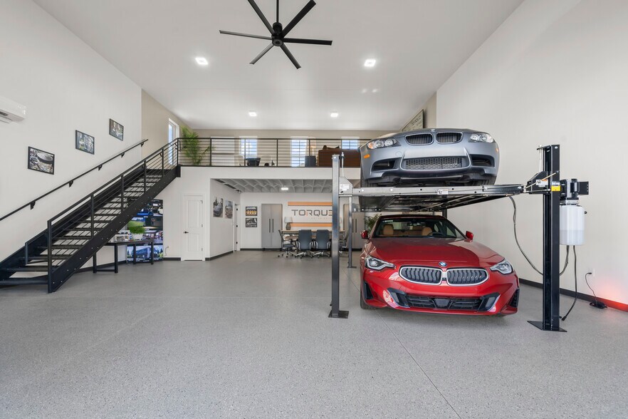 More Photos Of 4477 34th Ave, Cincinnati Self Storage For Sale