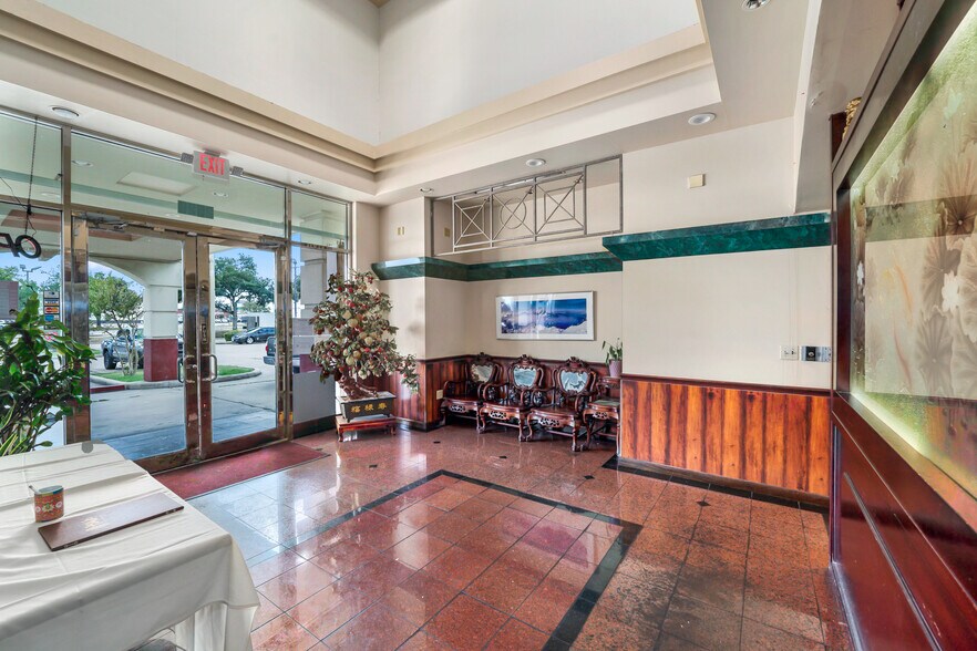 More Photos Of 2529 S 6 Hwy, Houston Restaurant For Sale