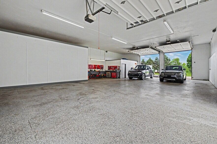 More Photos Of 7291 Stone Rd, Medina Office For Sale