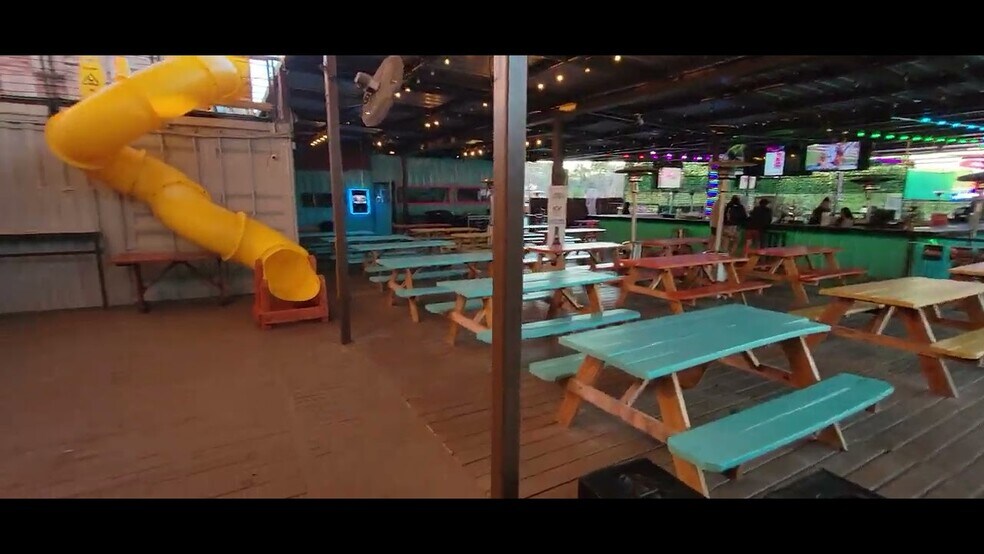 More Photos Of 18745 Redland Rd, San Antonio Restaurant For Lease