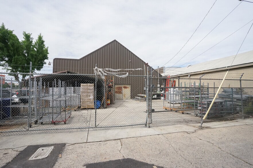 More Photos Of 1302-1310 9th St, Modesto Storefront For Sale