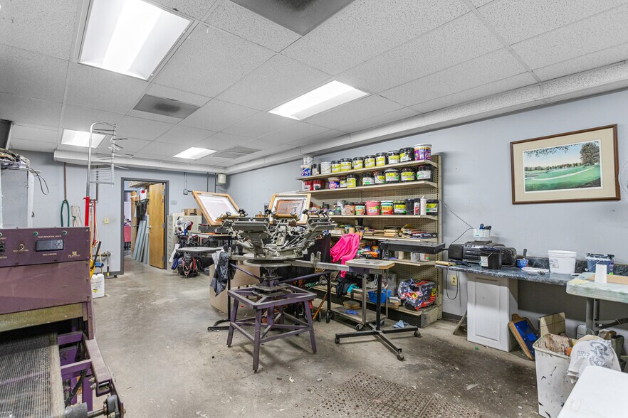 More Photos Of 2233 W Hanford Rd, Burlington Freestanding For Sale