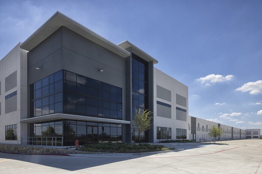 More Photos Of 1701 E Pleasant Pky, Wilmer Unknown For Lease