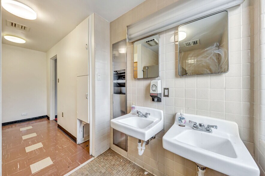 More Photos Of 150 Hillside Dr, Bethel Park Office For Lease