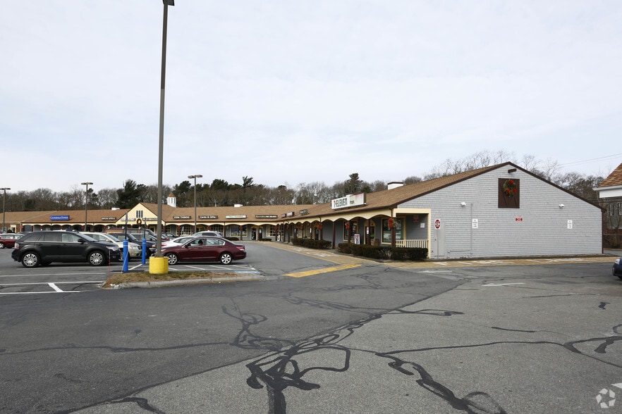 More Photos Of 1638-1662 Falmouth Rd, Centerville Storefront For Lease