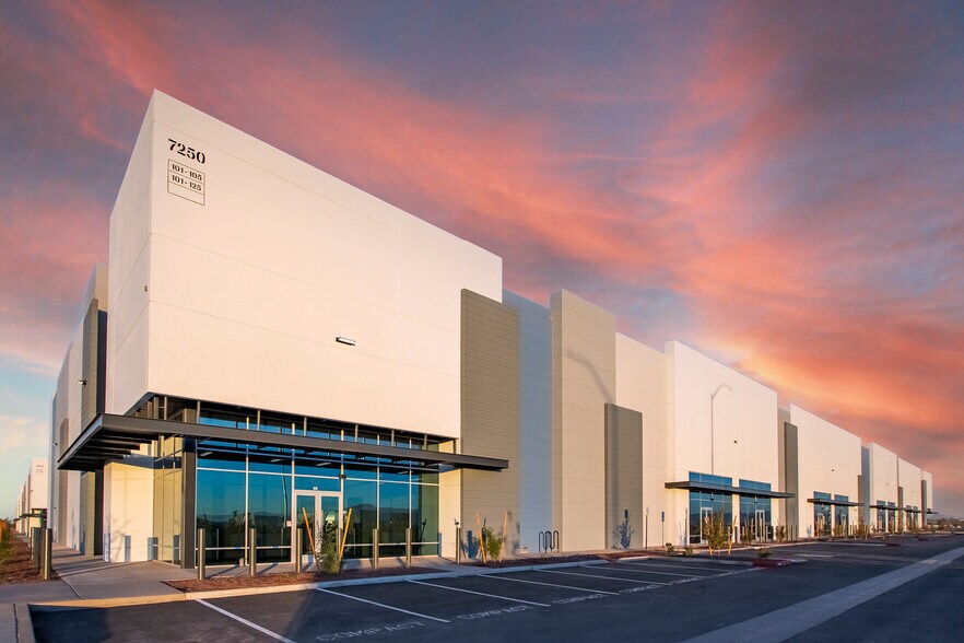 More Photos Of 7250 S Sossaman Rd, Mesa Distribution For Lease