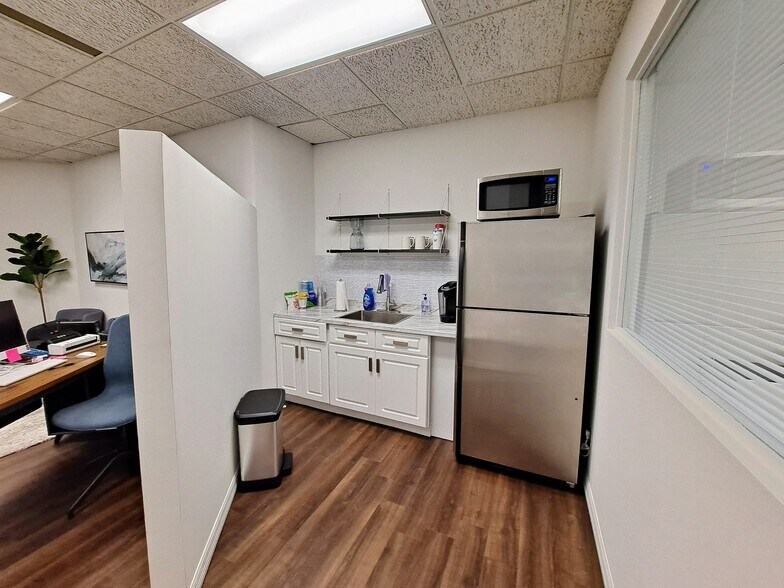 More Photos Of 4215 Southpoint Blvd, Jacksonville Medical For Lease
