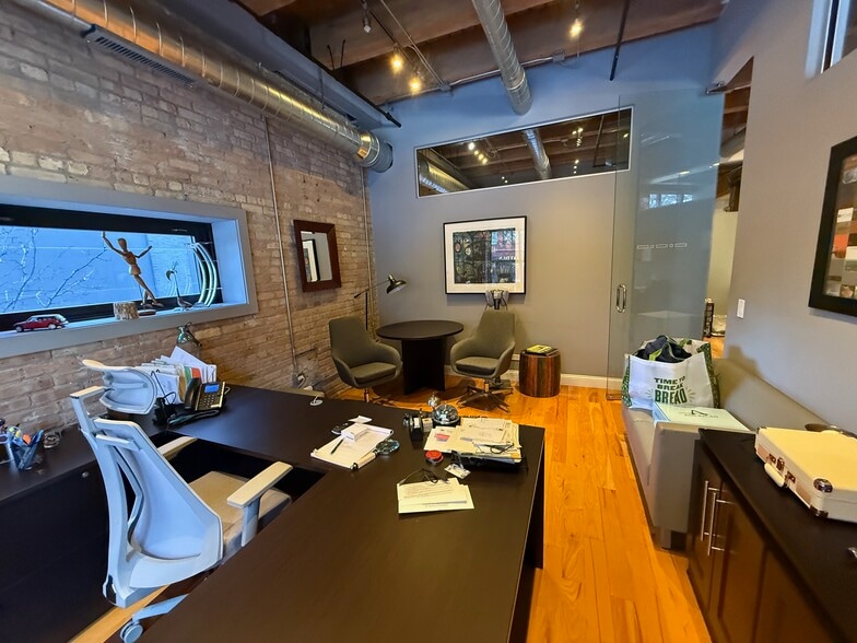 More Photos Of 106 N Aberdeen St, Chicago Office Residential For Sale