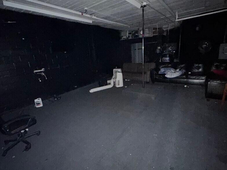 More Photos Of 13400 Gratiot Ave, Detroit Auto Dealership For Sale