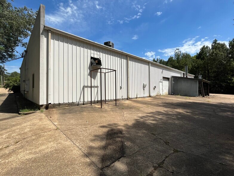 More Photos Of 4611 Terry Rd, Jackson Unknown For Lease