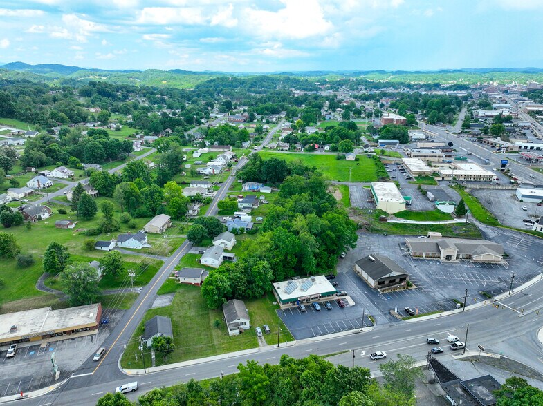 More Photos Of 245 Gate City Hwy, Bristol General Retail For Sale