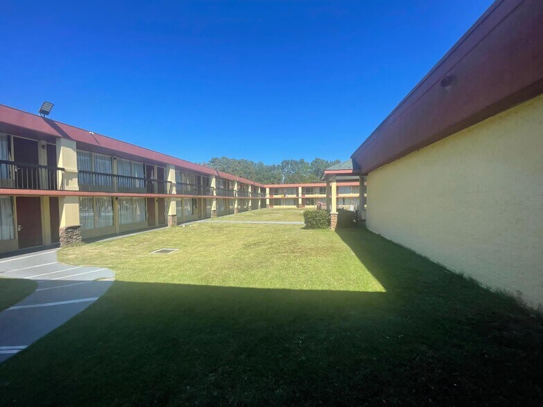 More Photos Of 1700 US-280, Phenix City Hotel For Sale