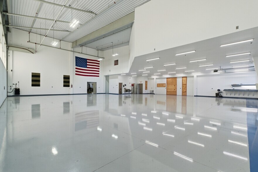 More Photos Of 8600 Airport Blvd, Leesburg Airplane Hangar For Sale