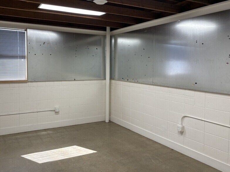 More Photos Of 2350 Alvarado St, San Leandro Warehouse For Lease