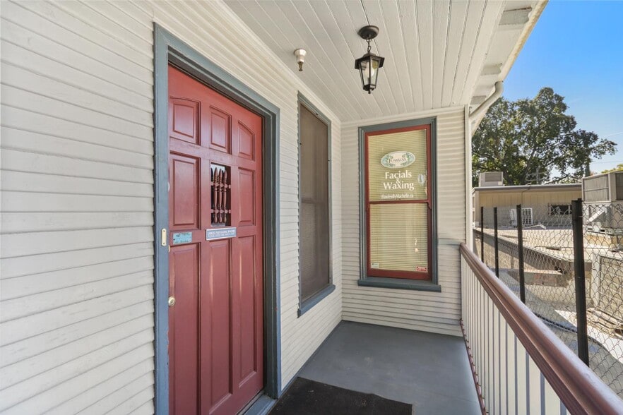 More Photos Of 2224 J St, Sacramento General Retail For Sale
