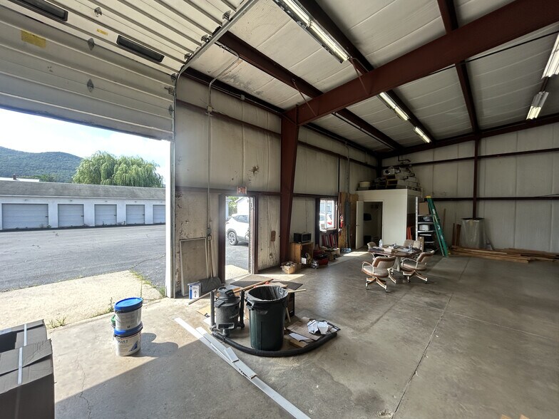 More Photos Of 205 Fleming St, Williamsport Self Storage For Lease