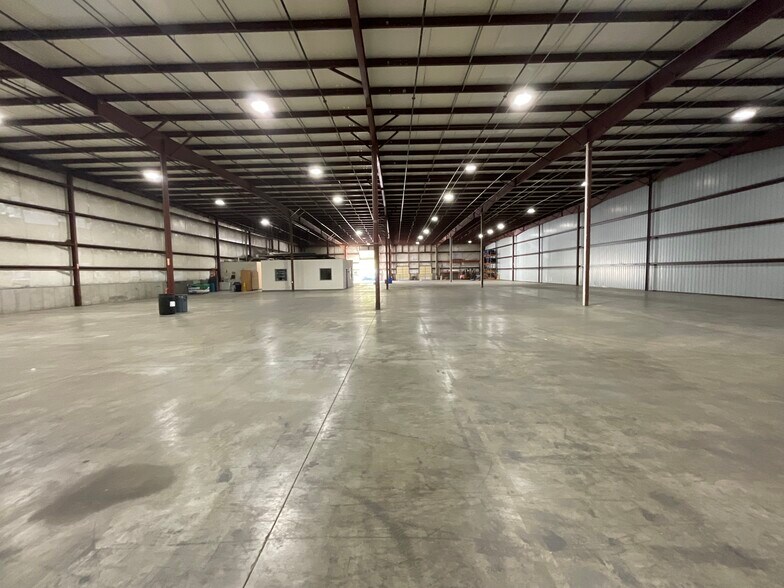 More Photos Of 7377 Expressway Ct SW, Grand Rapids Warehouse For Lease