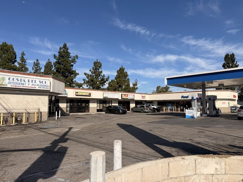 More Photos Of 11203 Glenoaks Blvd, Pacoima Freestanding For Lease