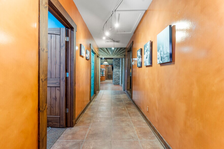 More Photos Of 3228 S Jamestown Ave, Tulsa Medical For Sale