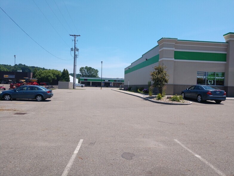 More Photos Of 1639-1649 S Washington St, Millersburg Storefront For Sale