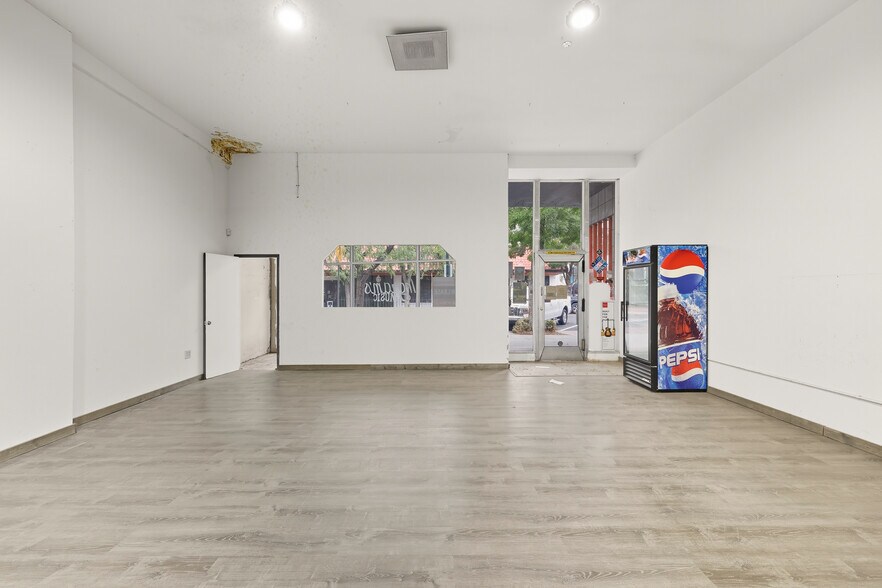 More Photos Of 328-332 W Main St, Merced Storefront For Lease