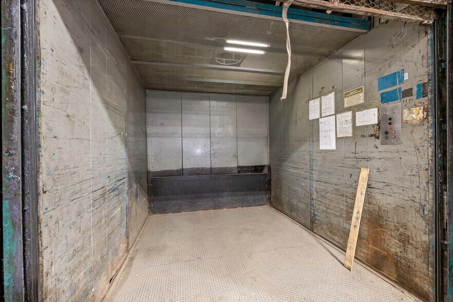 More Photos Of 1315 W 12th St, Kansas City Warehouse For Sale