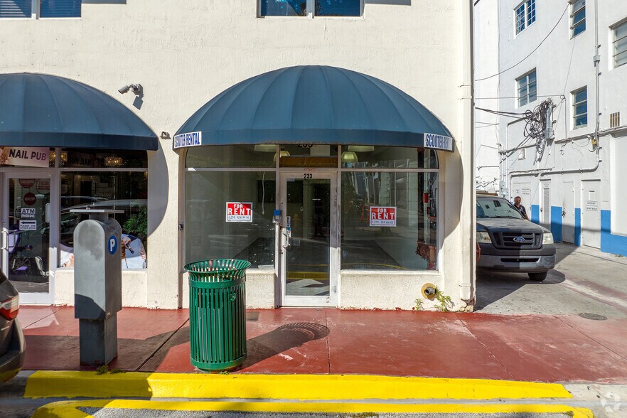 More Photos Of 233-235 11th St, Miami Beach Storefront Retail Residential For Lease