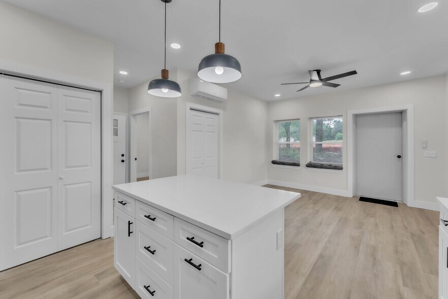 More Photos Of 839 Fairview Rd, Simpsonville Industrial For Sale