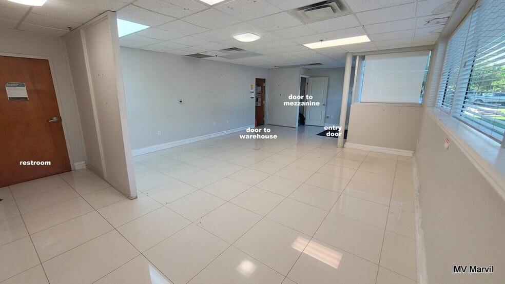 More Photos Of 6450 Kingspointe Pky, Orlando Light Distribution For Lease