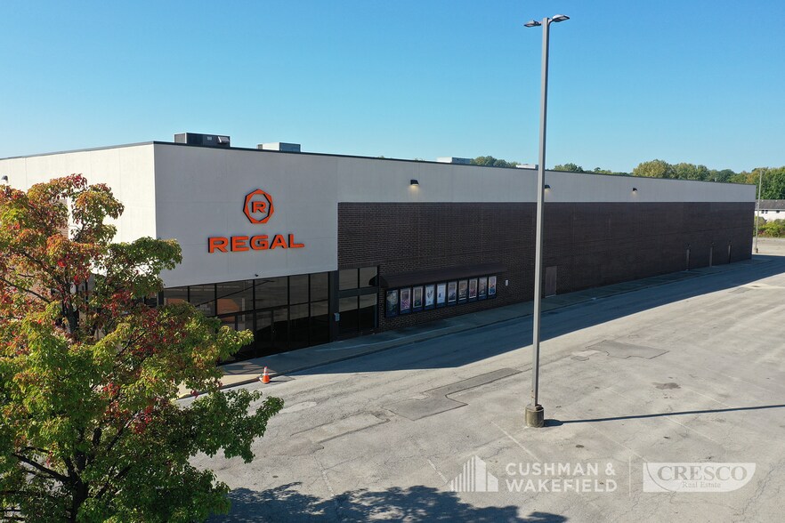 More Photos Of 7420 South Ave, Youngstown Theater Concert Hall For Sale