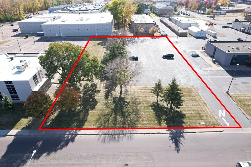 More Photos Of 1301 W Russell St, Sioux Falls Land For Lease