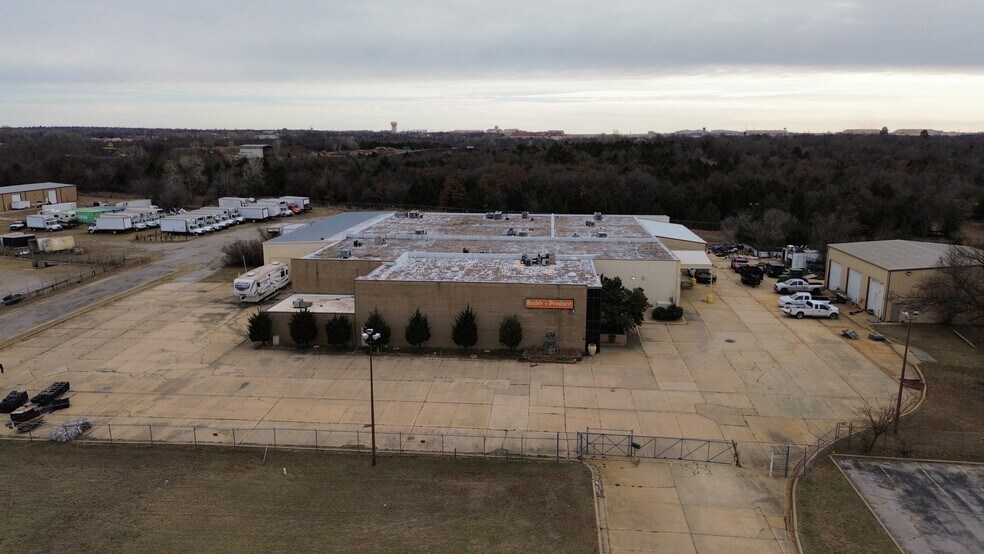 More Photos Of 8716 SE 15th St, Oklahoma City Distribution For Sale