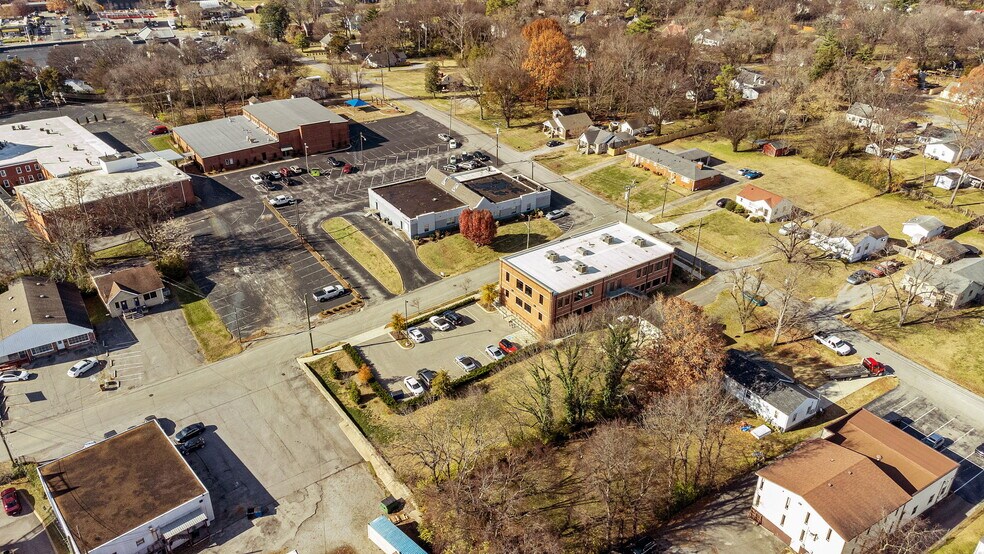 More Photos Of 2540 Park Dr, Nashville Office Residential For Lease