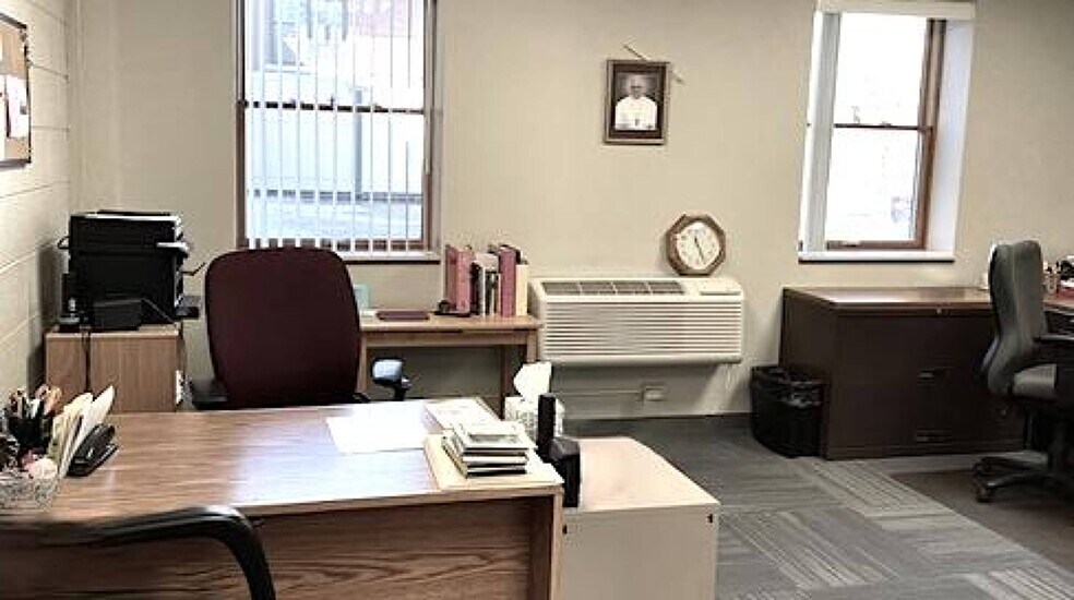 More Photos Of 2408 W Heading Ave, West Peoria Healthcare For Sale