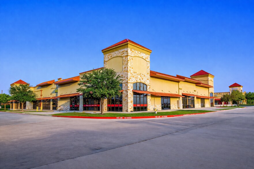 More Photos Of 861 N Coleman St, Prosper General Retail For Lease