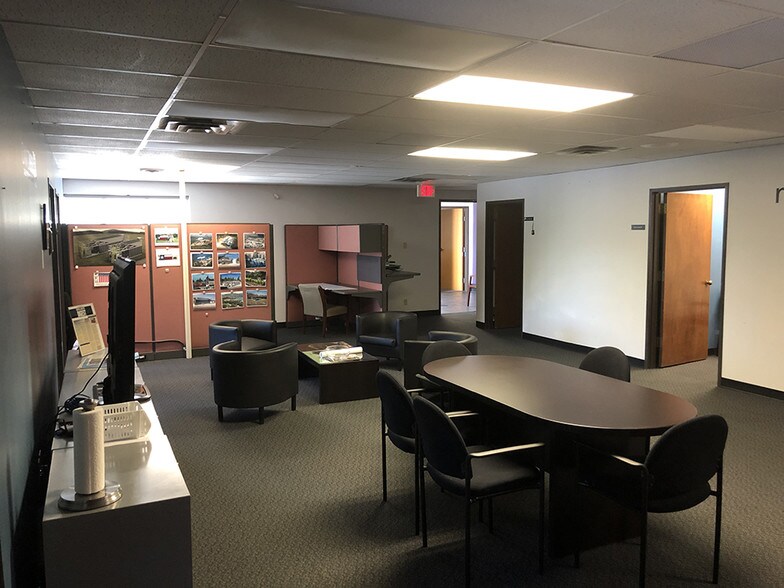 More Photos Of 2404 Rutland Dr, Austin Office For Lease