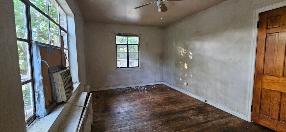 More Photos Of 9 E 44th St, Wilmington Office Residential For Sale