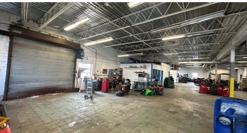 More Photos Of 72 Milbar Blvd, Farmingdale Warehouse For Sale