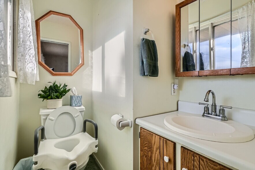 More Photos Of 754 Highway 86, Elizabeth Office For Sale