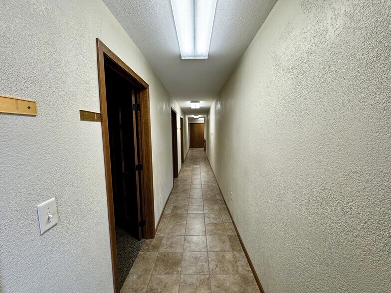 More Photos Of 19 Central ave, Elbow Lake Office For Sale