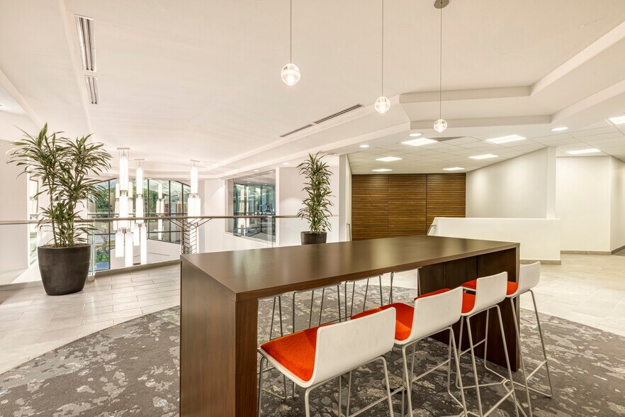 More Photos Of 2151 E Broadway Rd, Tempe Office For Lease