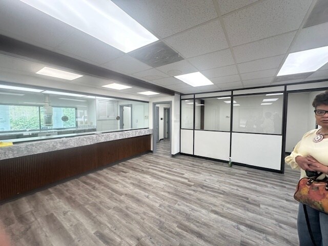 More Photos Of 3074 Covington Pike, Memphis Freestanding For Lease