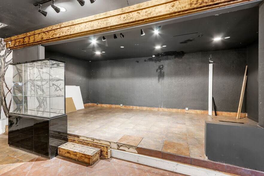 More Photos Of 4400 NW 2nd Ave, Miami Restaurant For Sale
