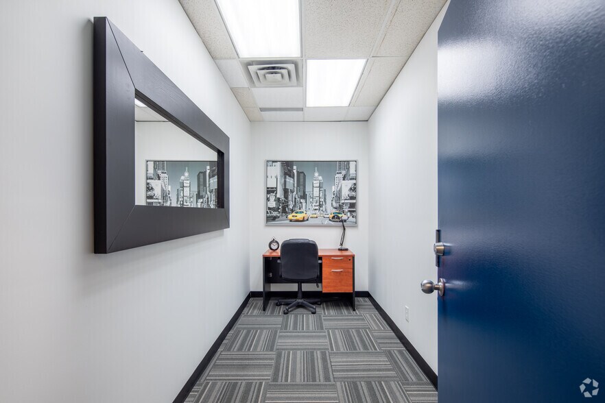 More Photos Of 120 Eglinton Ave E, Toronto Medical For Lease