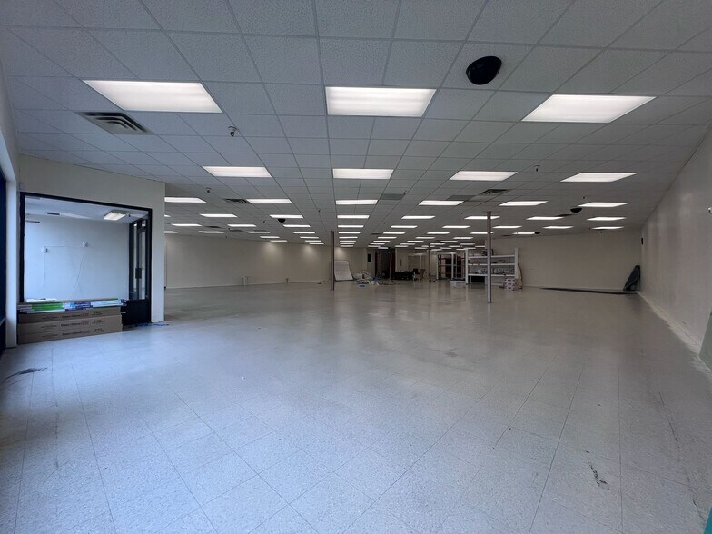 More Photos Of 8078 Morgan Cir S, Bloomington General Retail For Lease