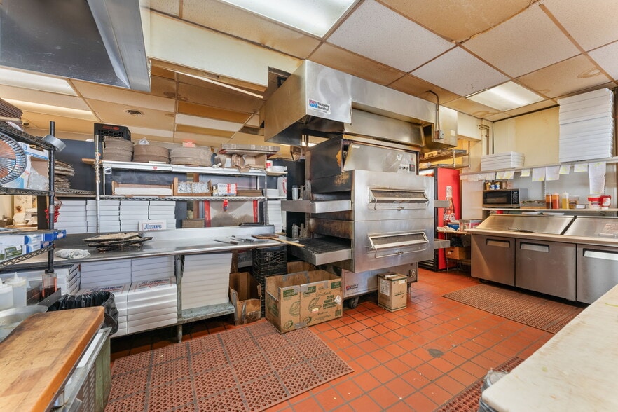 More Photos Of 525 Main St, Leominster Restaurant For Lease