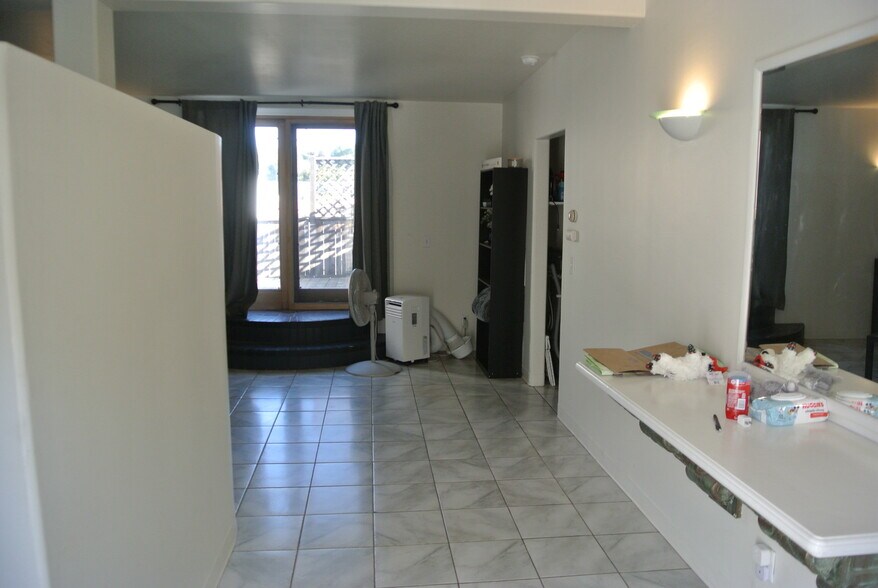 More Photos Of 127-131 N Grand Ave, Pullman General Retail For Sale