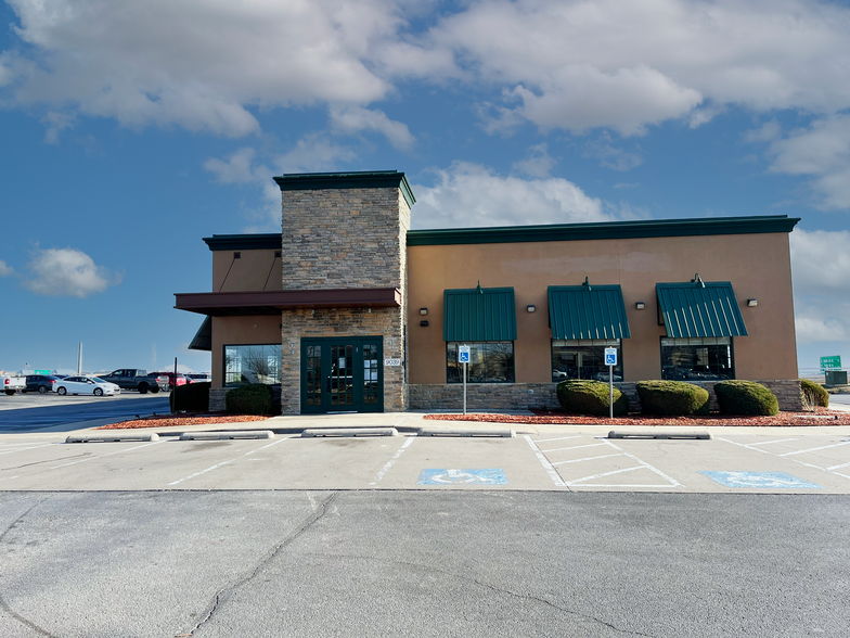 Primary Photo Of 9039 N 121st Ave, Owasso Restaurant For Lease