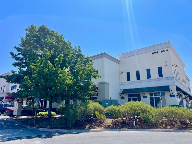 Primary Photo Of 670-694 Pinnacle Pl, Livermore Light Distribution For Sale
