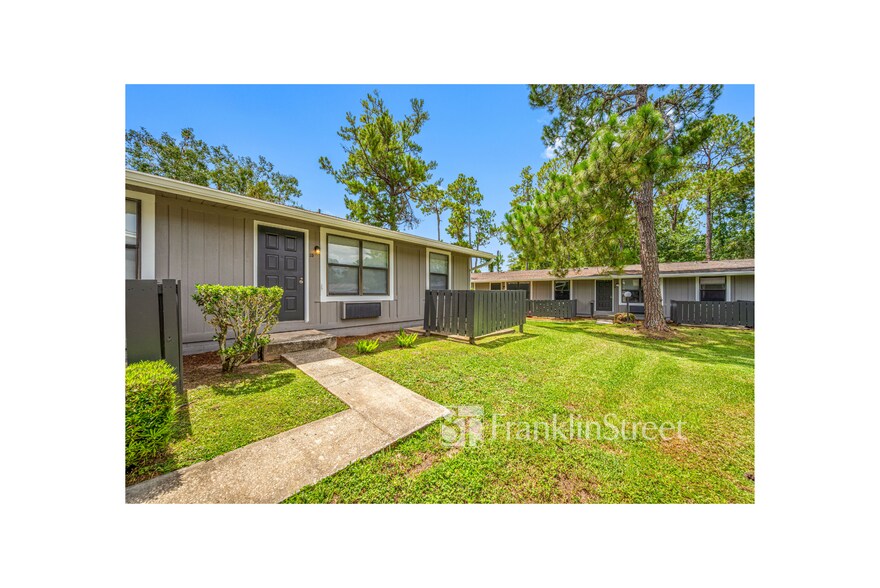 More Photos Of 965 Candlelight Blvd, Brooksville Apartments For Sale